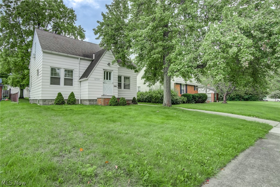 1739 Longwood Drive Mayfield Heights OH 44124