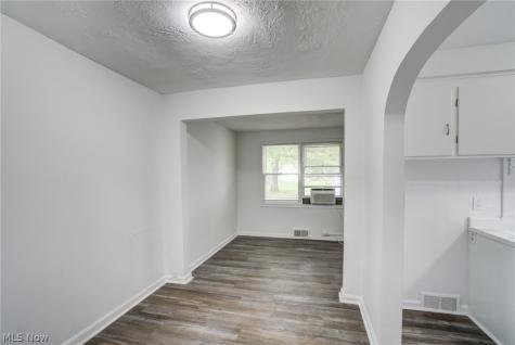 1739 Longwood Drive Mayfield Heights OH 44124