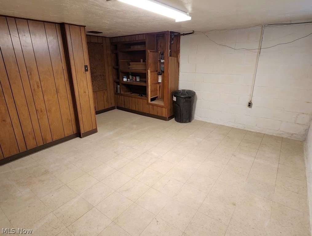 1554 E 256th Street Euclid OH 44132