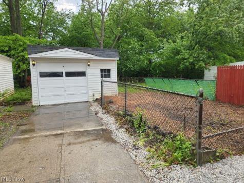 1554 E 256th Street Euclid OH 44132