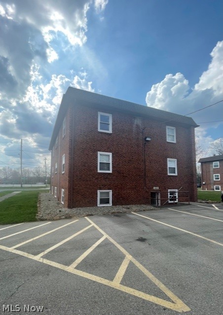 1810 Mahoning Avenue NW Warren OH 44483
