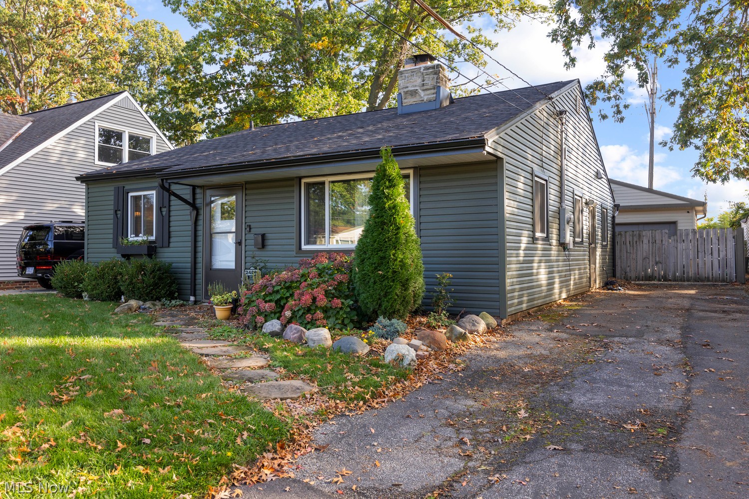 24011 Knickerbocker Road Bay Village OH 44140