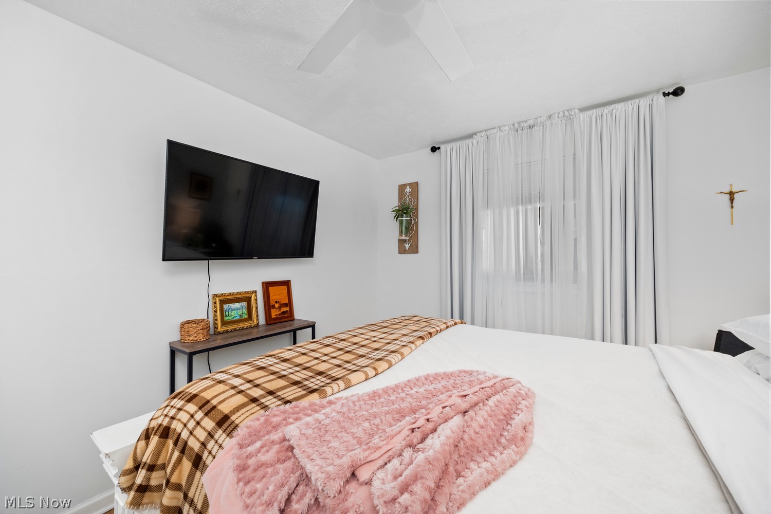 24011 Knickerbocker Road Bay Village OH 44140