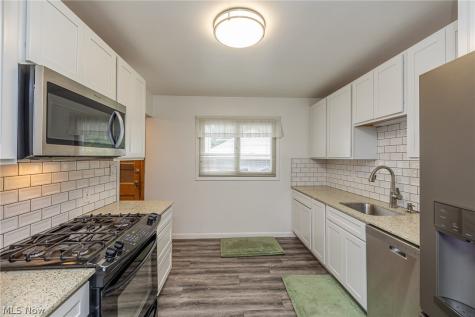 5670 Cherokee Drive Lyndhurst OH 44124