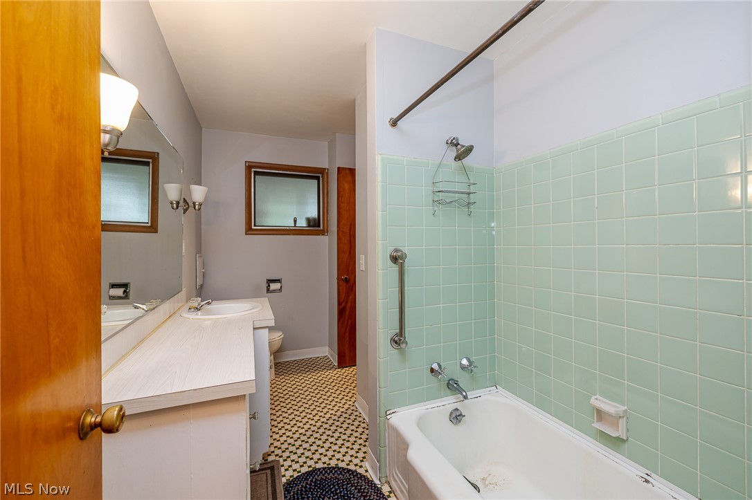 5670 Cherokee Drive Lyndhurst OH 44124