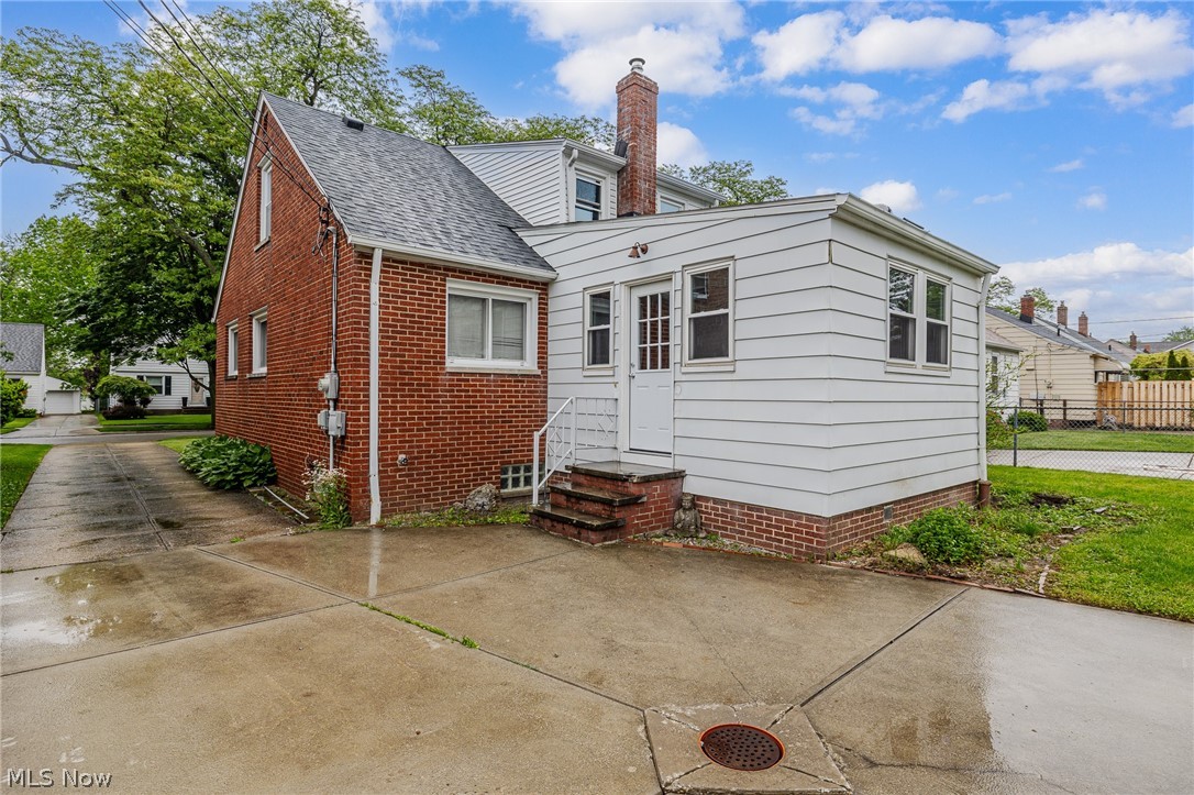 5670 Cherokee Drive Lyndhurst OH 44124