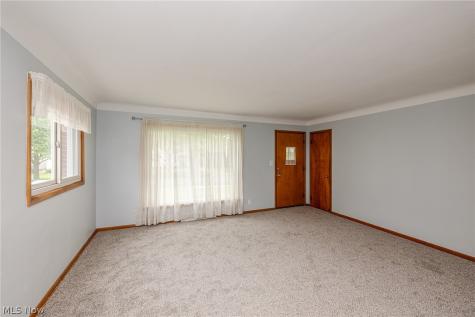 5670 Cherokee Drive Lyndhurst OH 44124