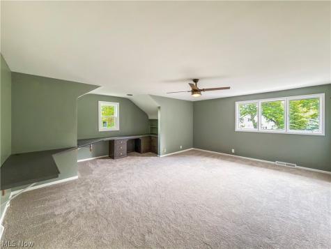 2990 E Belvoir Oval Shaker Heights OH 44122