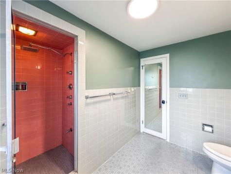2990 E Belvoir Oval Shaker Heights OH 44122