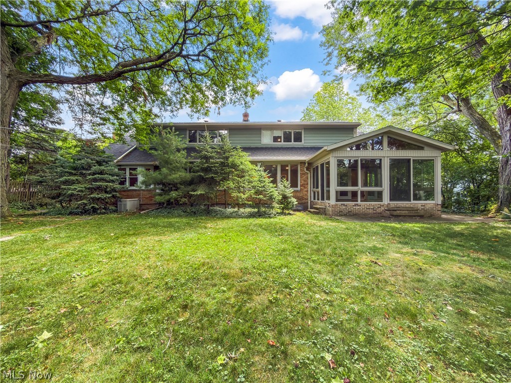 2990 E Belvoir Oval Shaker Heights OH 44122