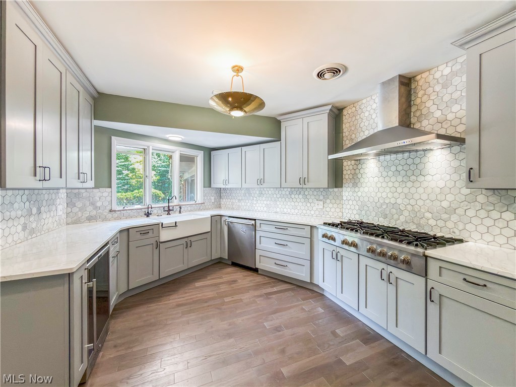 2990 E Belvoir Oval Shaker Heights OH 44122