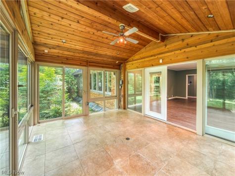 2990 E Belvoir Oval Shaker Heights OH 44122