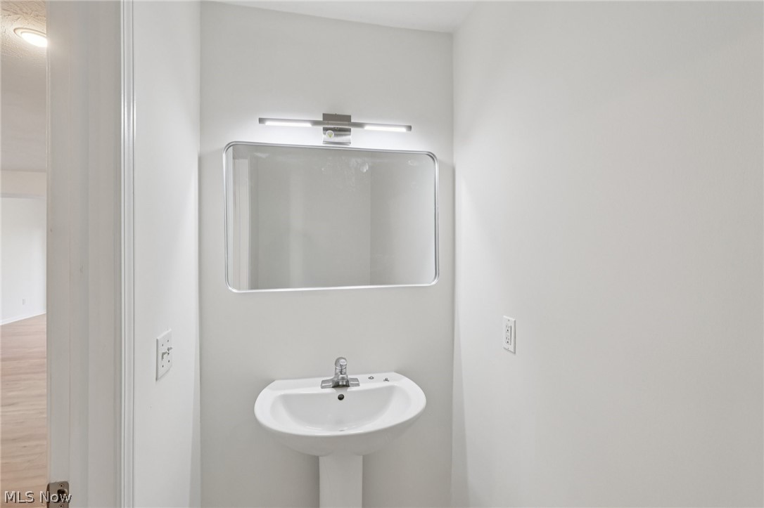 4473 Habersham Lane Richmond Heights OH 44143