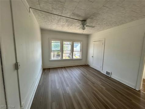 2232 W 103rd Street Cleveland OH 44102