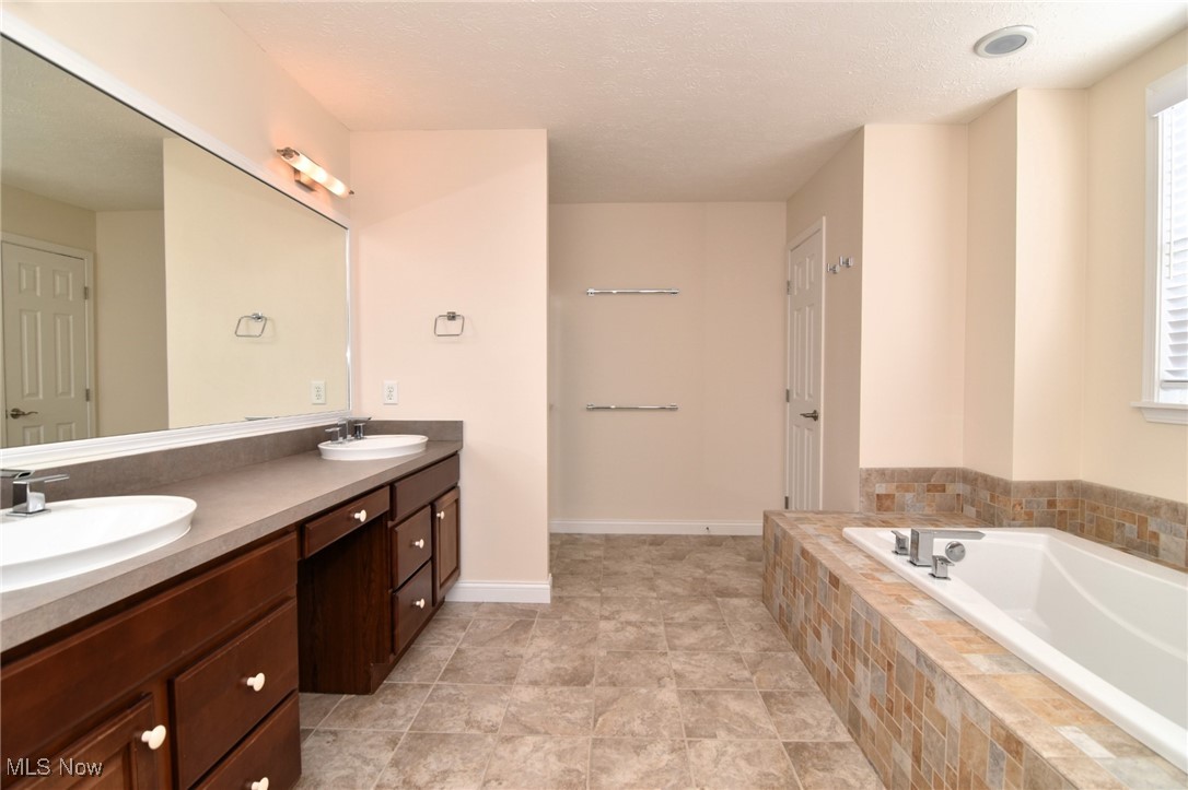 355 Hollyhock Court Mayfield Heights OH 44124