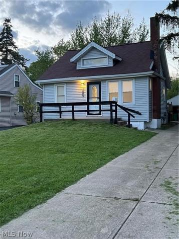 17005 Mapleboro Avenue Maple Heights OH 44137