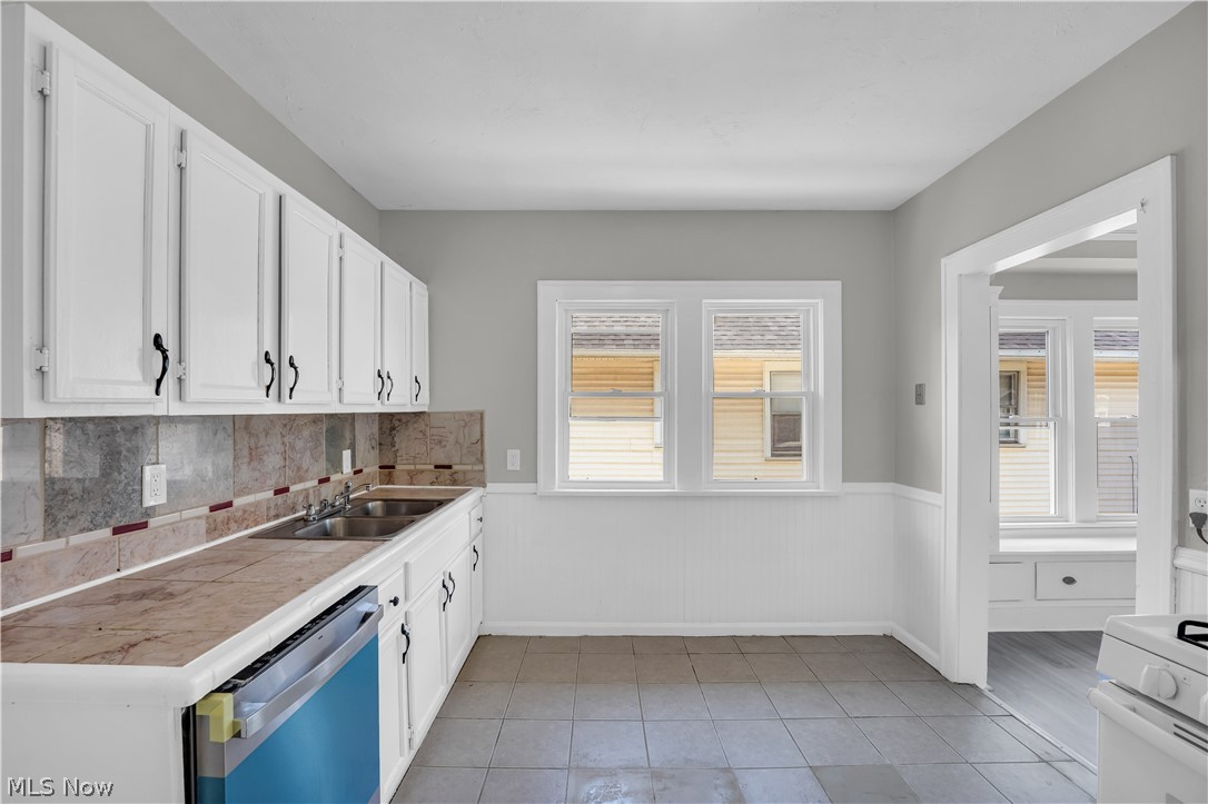 10106 Greenview Avenue Garfield Heights OH 44125