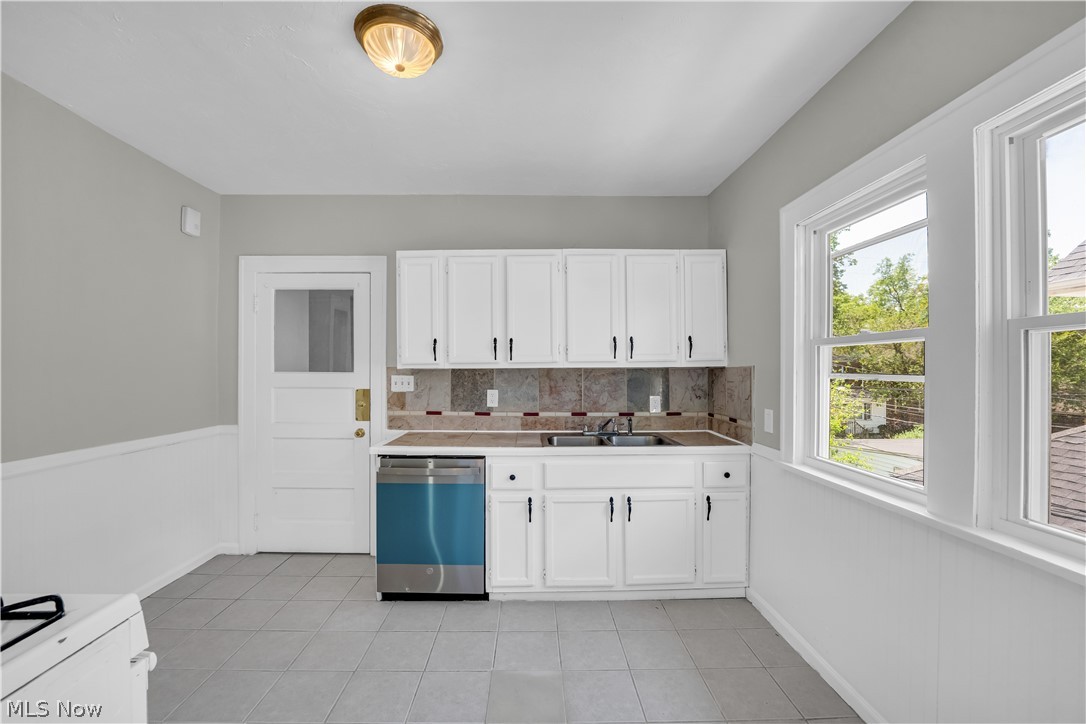 10106 Greenview Avenue Garfield Heights OH 44125