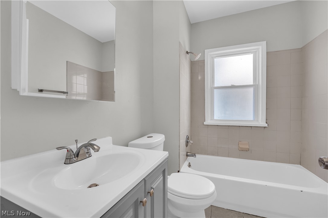 10106 Greenview Avenue Garfield Heights OH 44125