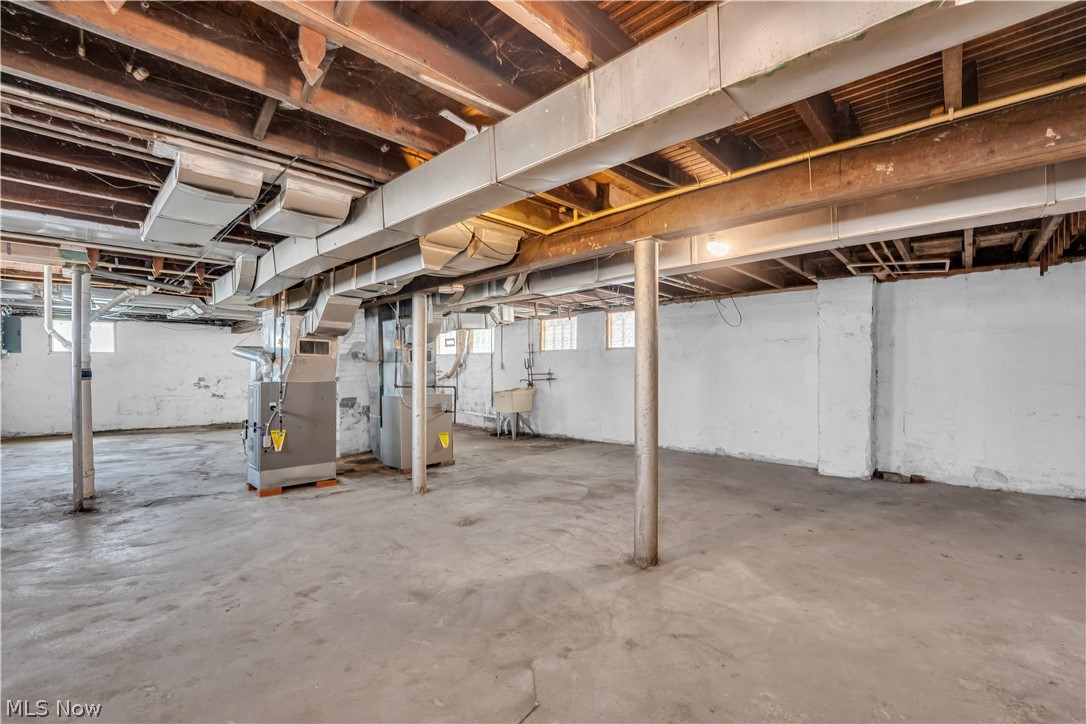 10106 Greenview Avenue Garfield Heights OH 44125