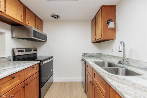 7020 Carriage Hill Drive Brecksville OH 44141