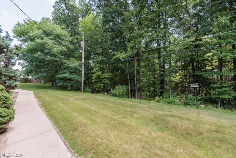 7020 Carriage Hill Drive Brecksville OH 44141