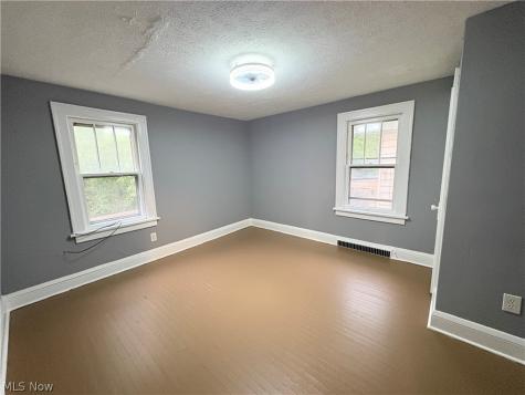 1248 Pondview Avenue Akron OH 44305