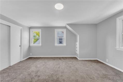 5688 E 141st Street Maple Heights OH 44137