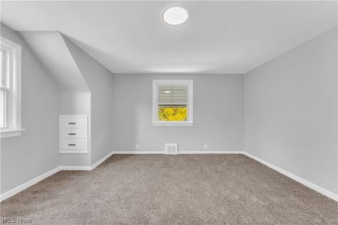 5688 E 141st Street Maple Heights OH 44137