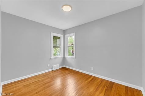 5688 E 141st Street Maple Heights OH 44137