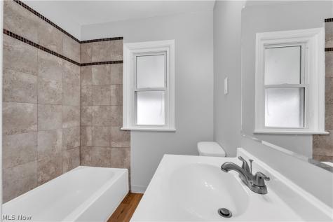 5688 E 141st Street Maple Heights OH 44137