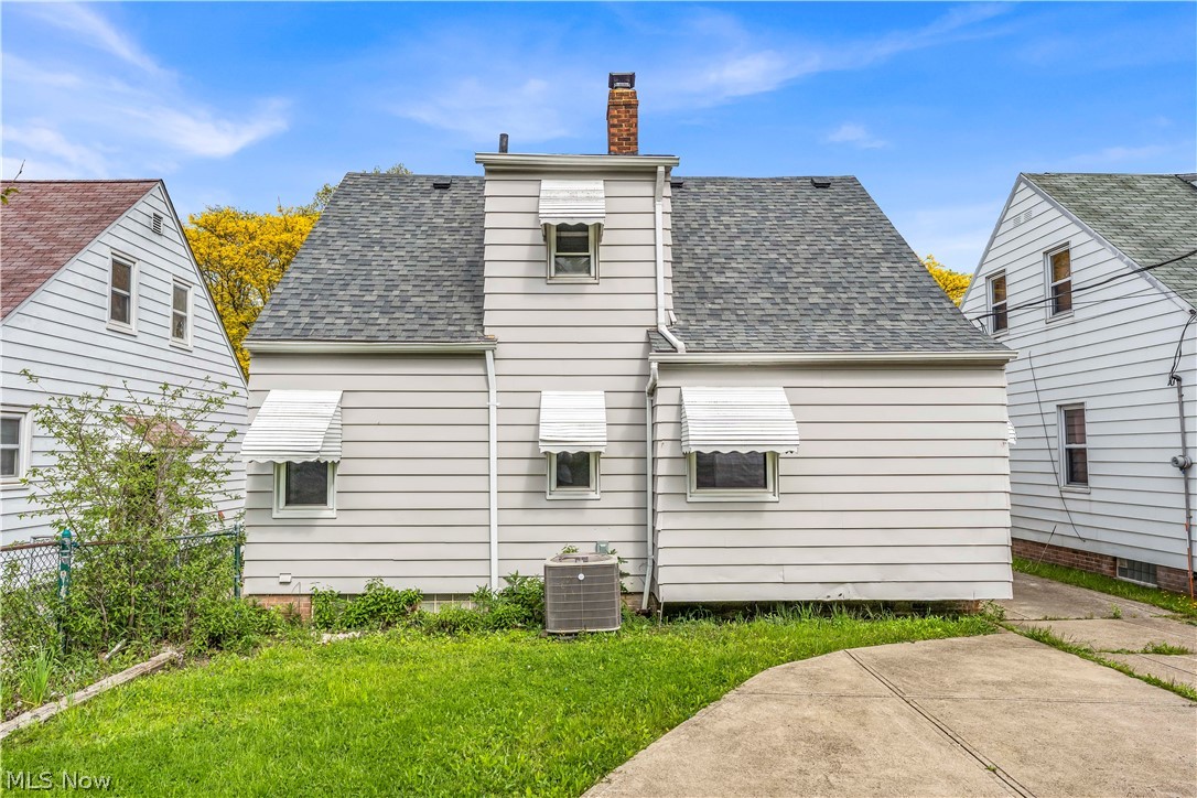 5688 E 141st Street Maple Heights OH 44137