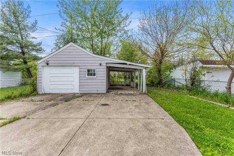 5688 E 141st Street Maple Heights OH 44137