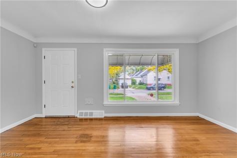 5688 E 141st Street Maple Heights OH 44137