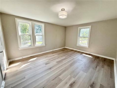 41 Dewhurst Avenue Bedford OH 44146