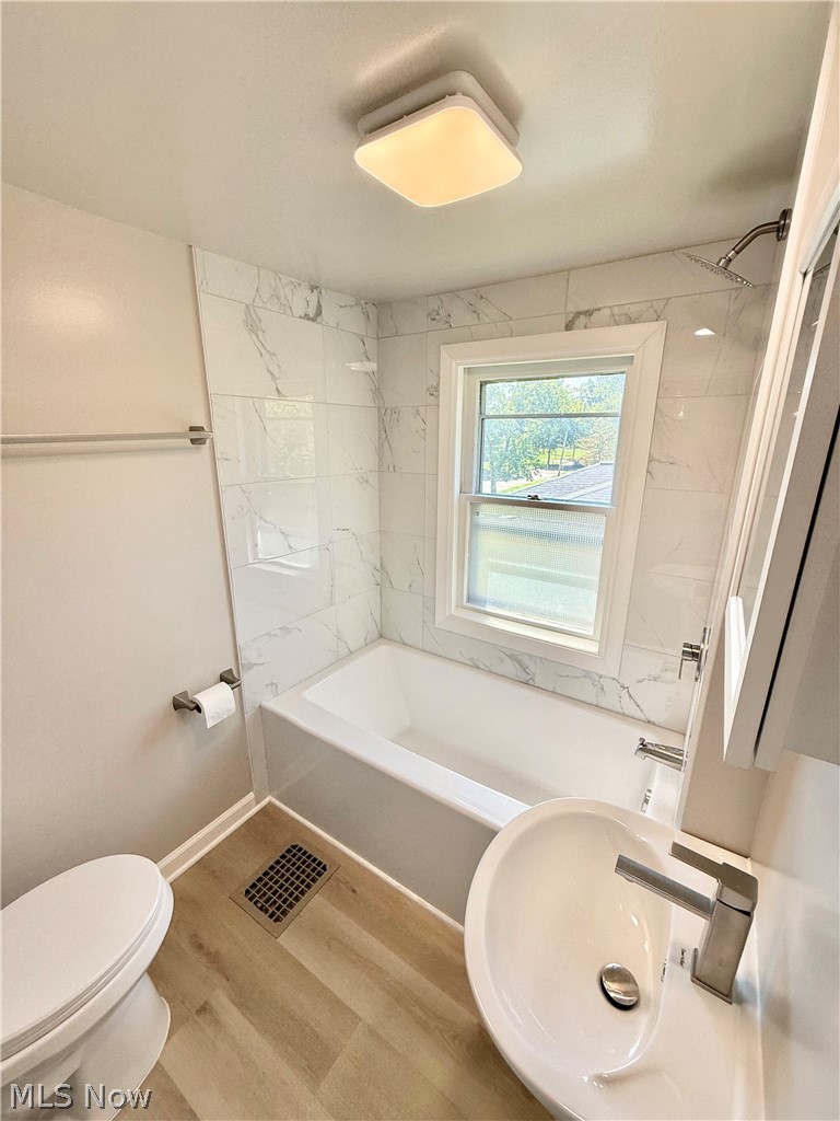 41 Dewhurst Avenue Bedford OH 44146