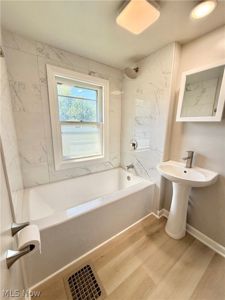 41 Dewhurst Avenue Bedford OH 44146