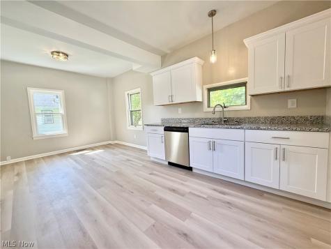 41 Dewhurst Avenue Bedford OH 44146