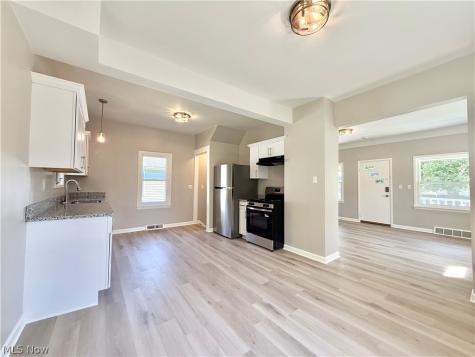 41 Dewhurst Avenue Bedford OH 44146
