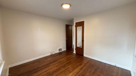 2042 13th Street Cuyahoga Falls OH 44223