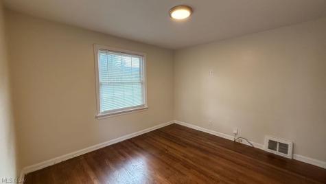 2042 13th Street Cuyahoga Falls OH 44223