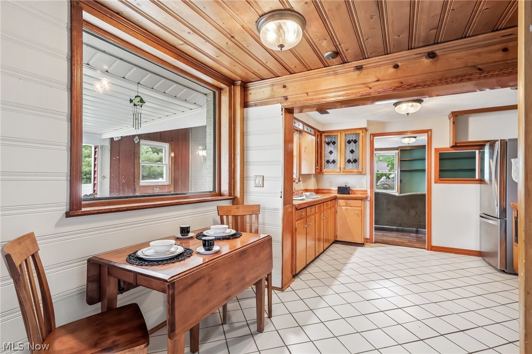 686 Portage Lakes Drive New Franklin OH 44319