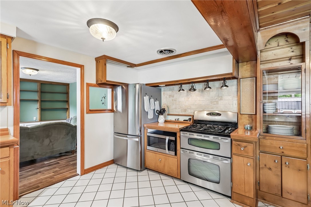 686 Portage Lakes Drive New Franklin OH 44319