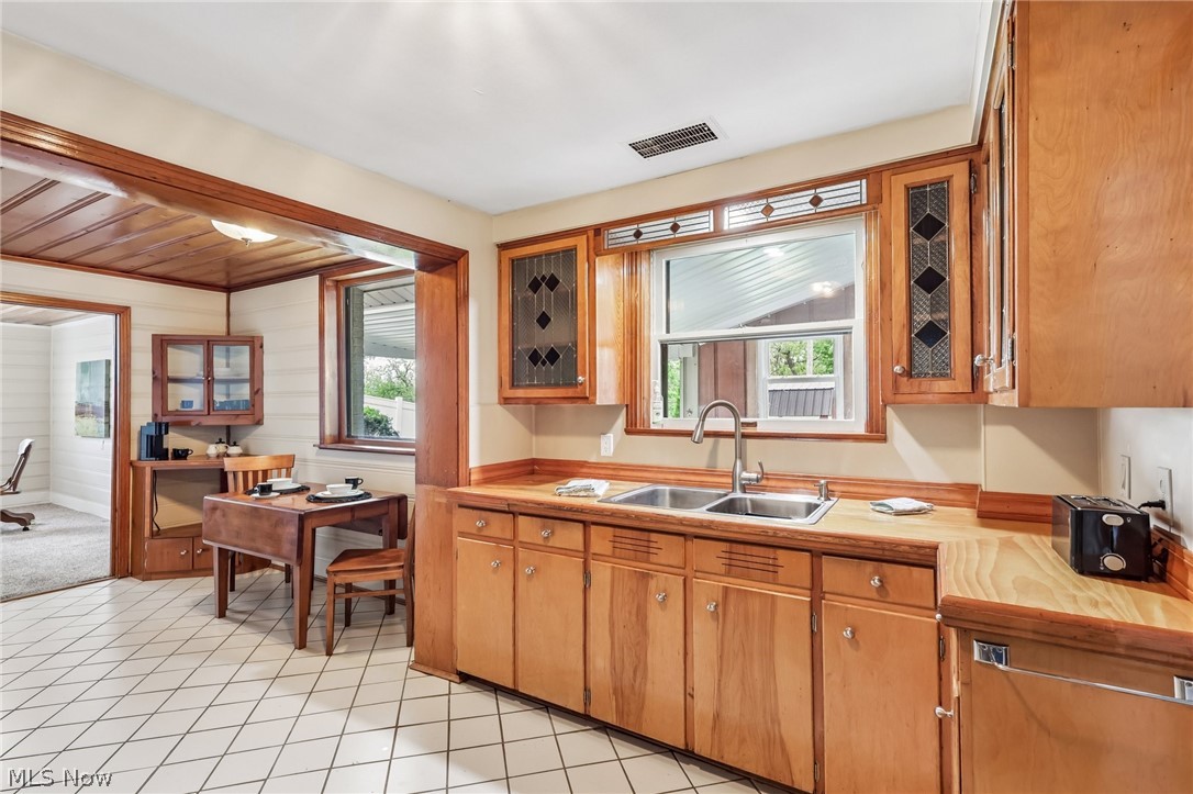 686 Portage Lakes Drive New Franklin OH 44319
