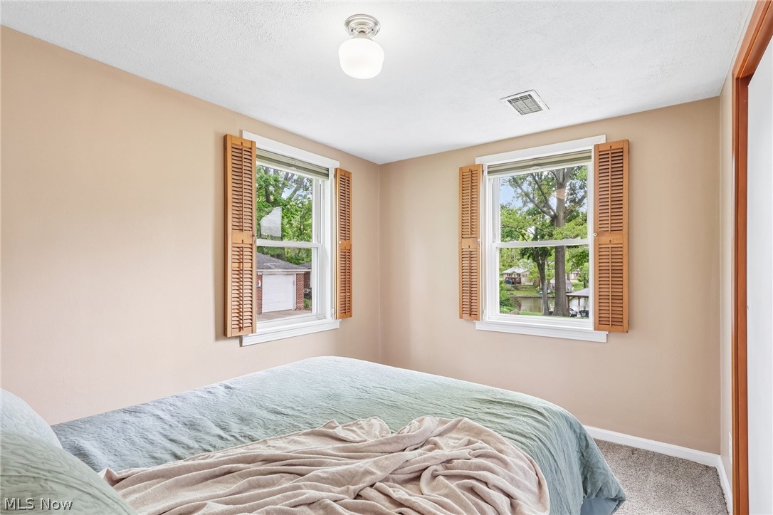 686 Portage Lakes Drive New Franklin OH 44319