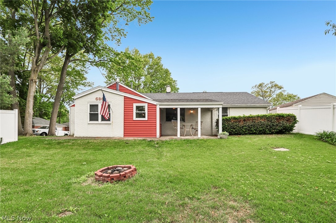 686 Portage Lakes Drive New Franklin OH 44319