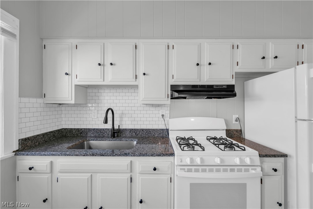 1353 Phelps Avenue Lakewood OH 44107