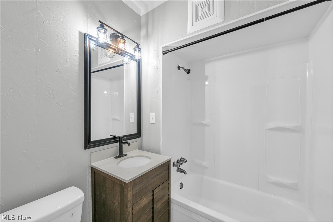 1353 Phelps Avenue Lakewood OH 44107