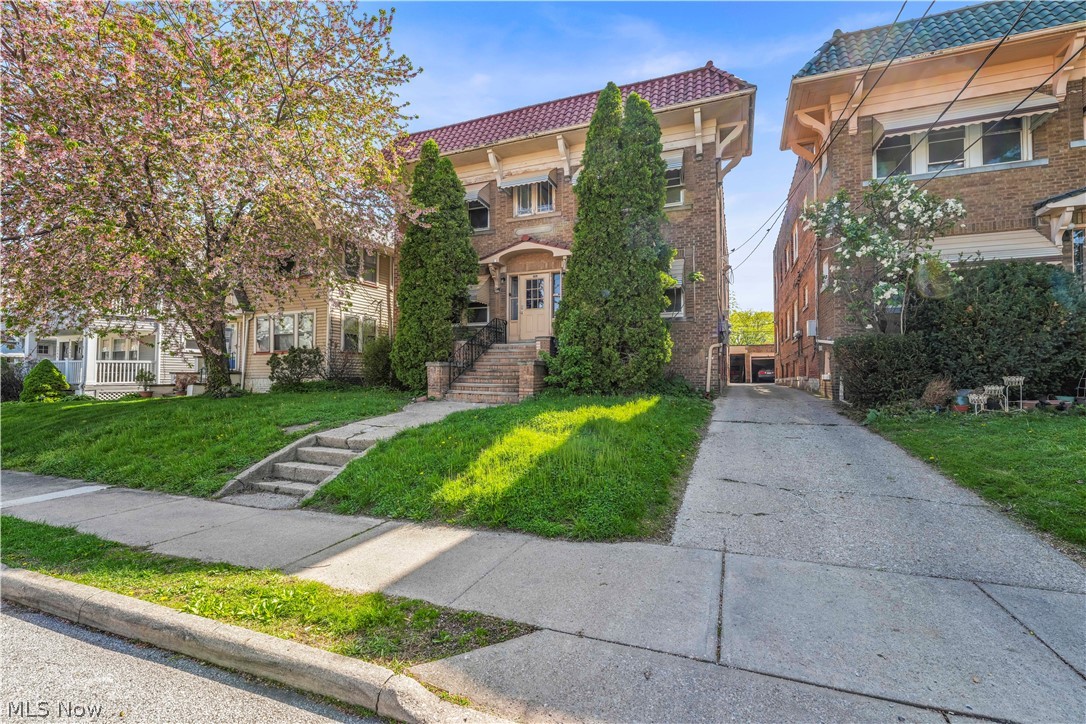 1353 Phelps Avenue Lakewood OH 44107