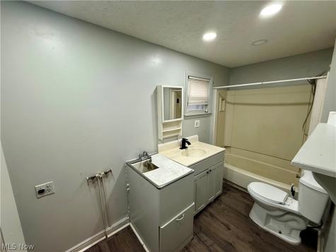 196 Jewett Street Akron OH 44305